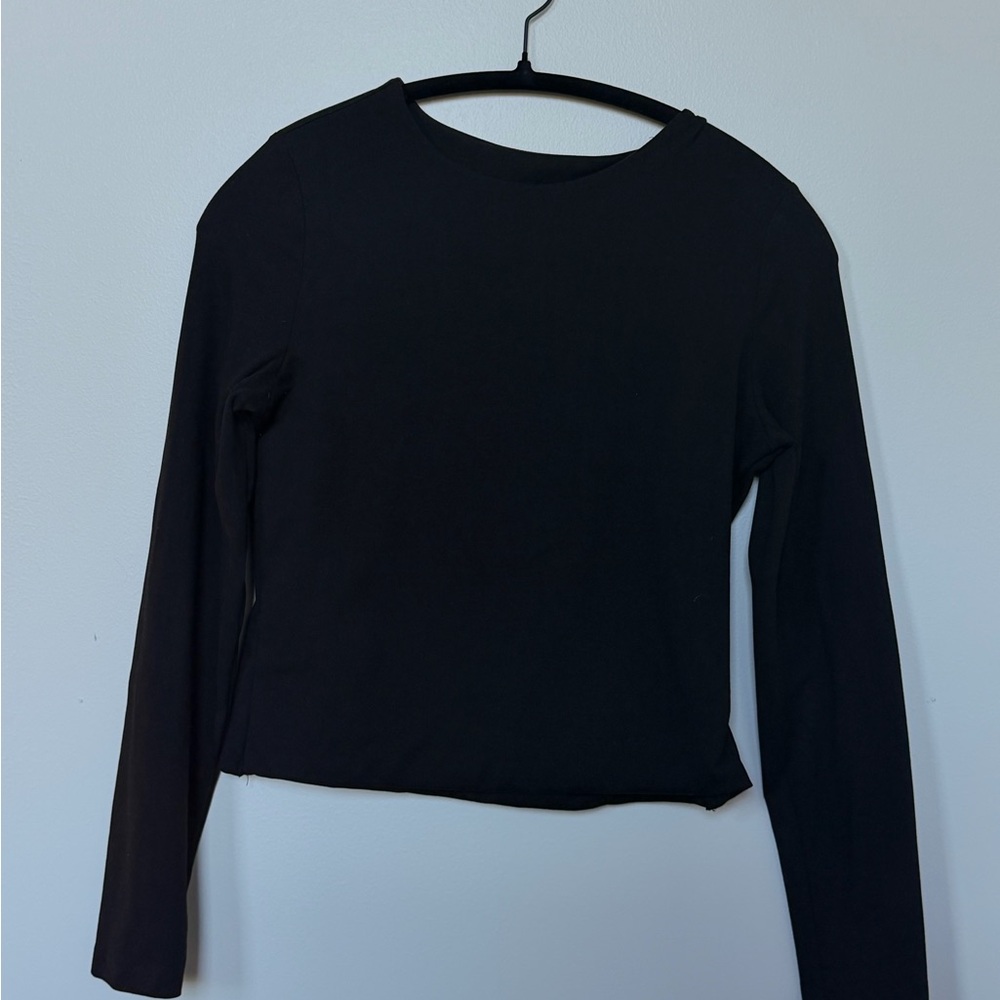 Women’s Black Long-Sleeve Crewneck Top